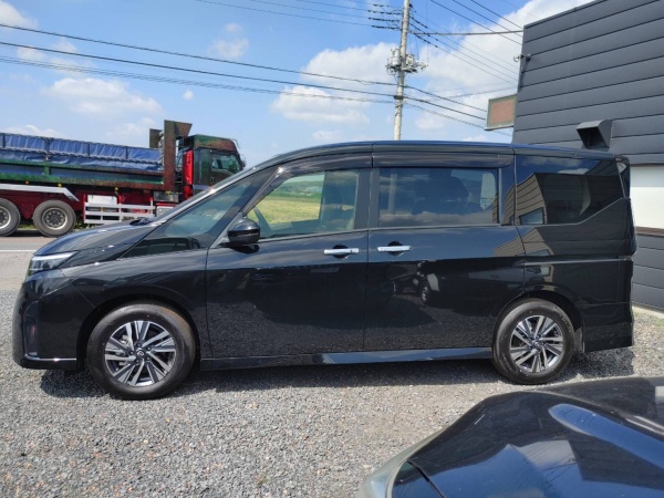 2023★NISSAN SERENA - Image 4