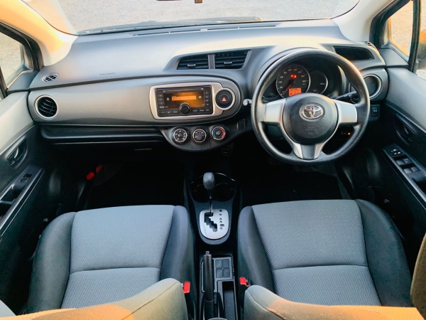 2013★TOYOTA VITZ - Image 10