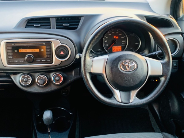 2013★TOYOTA VITZ - Image 18