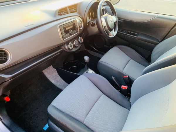 2013★TOYOTA VITZ - Image 12