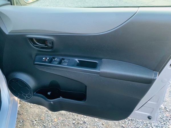 2013★TOYOTA VITZ - Image 21
