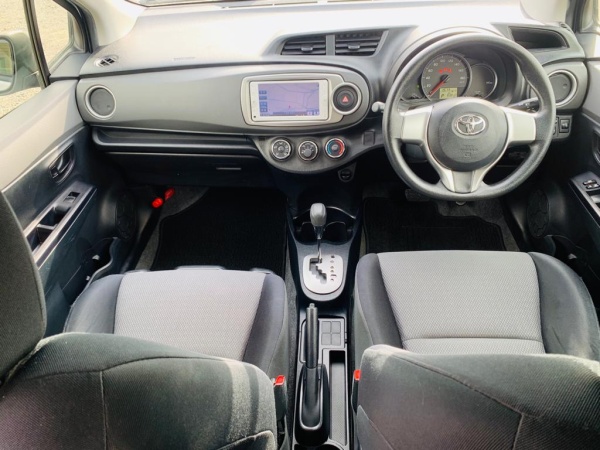 2012★TOYOTA VITZ - Image 10