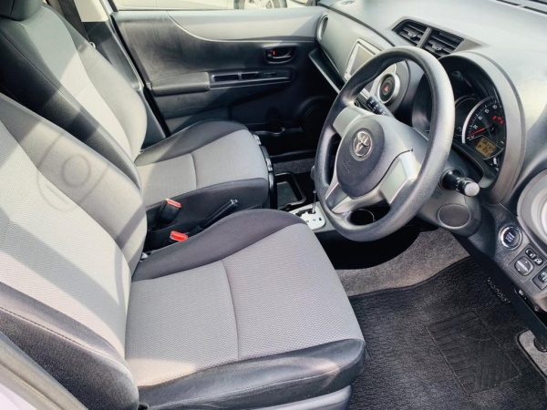 2012★TOYOTA VITZ - Image 11