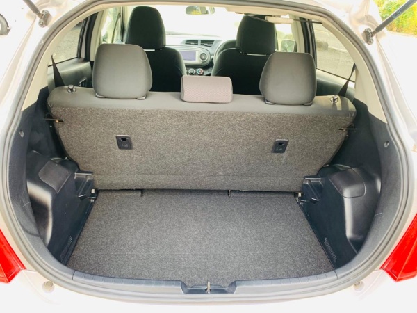 2012★TOYOTA VITZ - Image 9