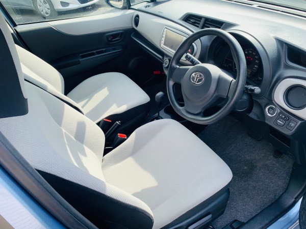 2011★TOYOTA VITZ - Image 10