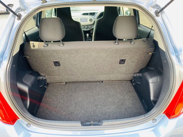 2011★TOYOTA VITZ - Image 9