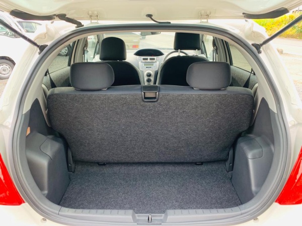 2008★TOYOTA VITZ - Image 9