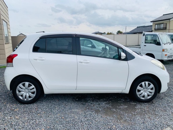2008★TOYOTA VITZ - Image 3
