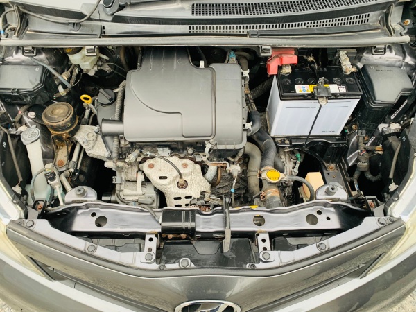 2011★TOYOTA VITZ - Image 36