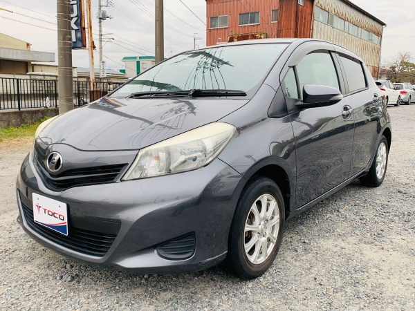 2011★TOYOTA VITZ - Image 2