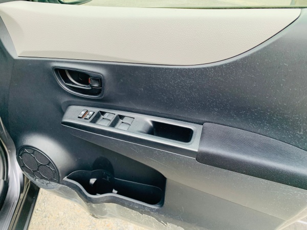 2011★TOYOTA VITZ - Image 23