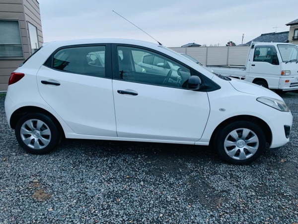 2011★MAZDA DEMIO - Image 3