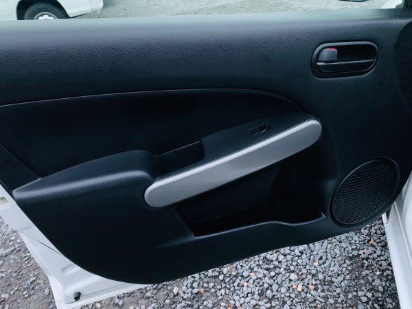 2011★MAZDA DEMIO - Image 25