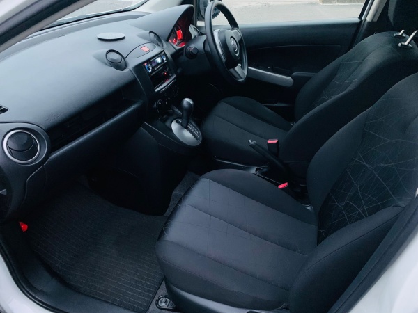 2011★MAZDA DEMIO - Image 12
