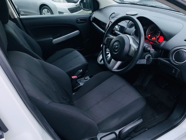 2011★MAZDA DEMIO - Image 11
