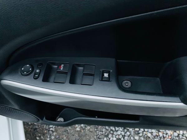 2011★MAZDA DEMIO - Image 22