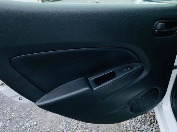 2011★MAZDA DEMIO - Image 26