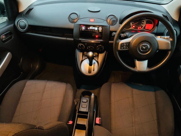 2011★MAZDA DEMIO - Image 10