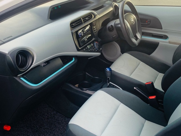 2012★TOYOTA AQUA - Image 12