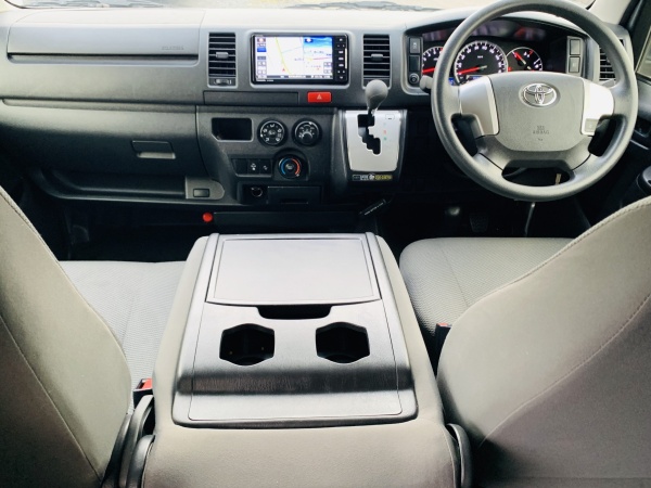 2020★TOYOTA HIACE CAMPER - Image 9