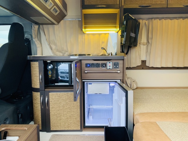 2020★TOYOTA HIACE CAMPER - Image 19