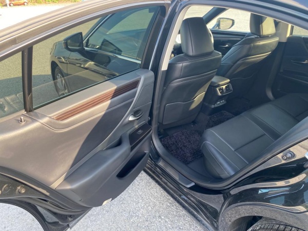 2020★LEXUS ES 300h - Image 12