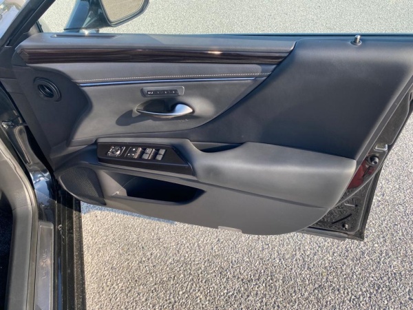 2020★LEXUS ES 300h - Image 25