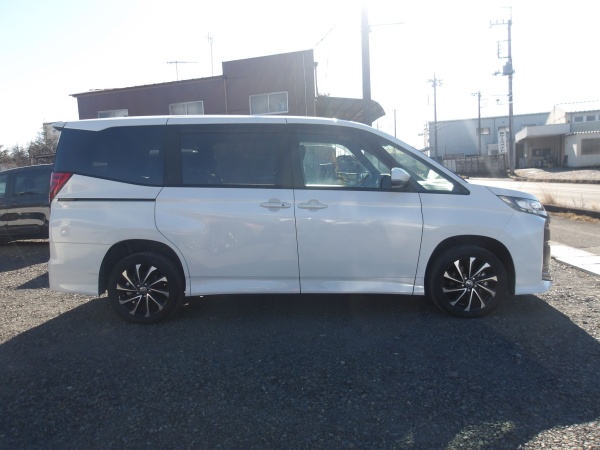 2023 TOYOTA NOAH - Image 3