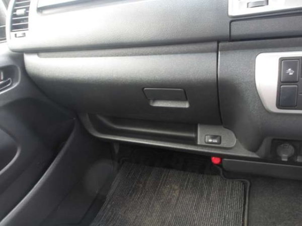 2021 TOYOTA HIACE VAN - Image 10