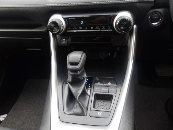 2024 TOYOTA RAV4 - Image 14