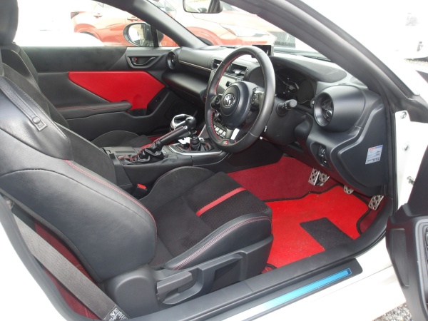 2023 TOYOTA GR86 - Image 4