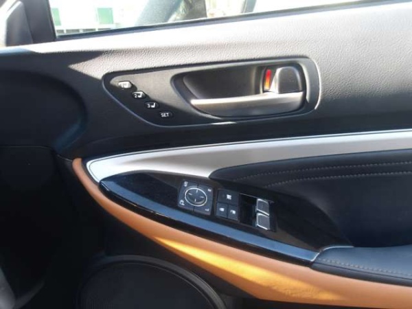 2023 LEXUS RC 300 - Image 17