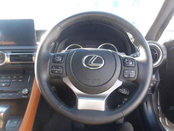 2023 LEXUS RC 300 - Image 12
