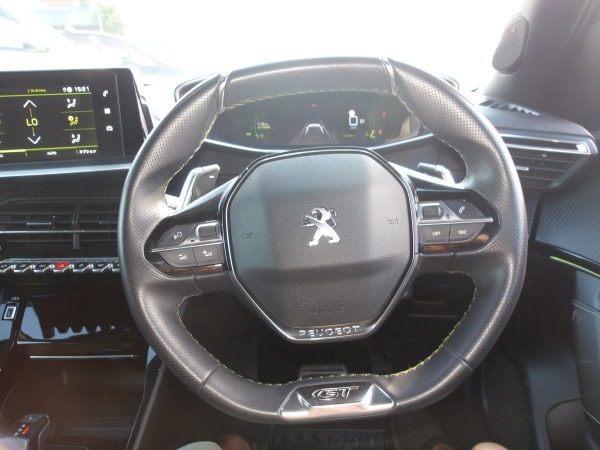 2021 PEUGEOT 2008 - Image 11