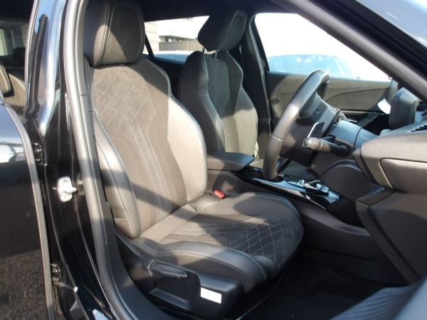 2021 PEUGEOT 2008 - Image 8