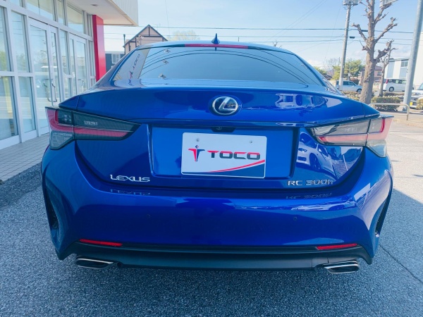 2022 LEXUS RC300h - Image 5