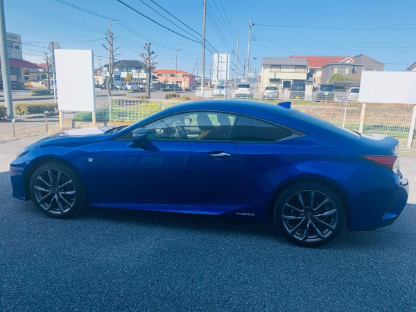 2022 LEXUS RC300h - Image 3