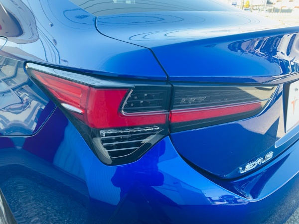 2022 LEXUS RC300h - Image 18