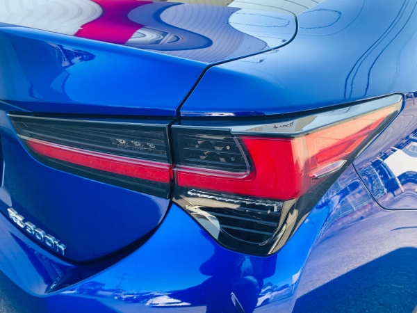 2022 LEXUS RC300h - Image 17