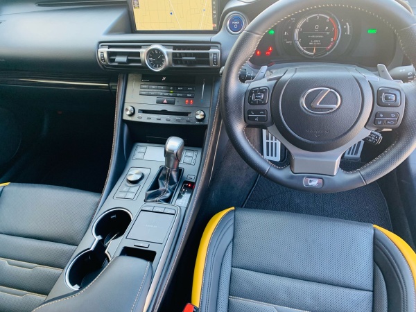 2022 LEXUS RC300h - Image 12