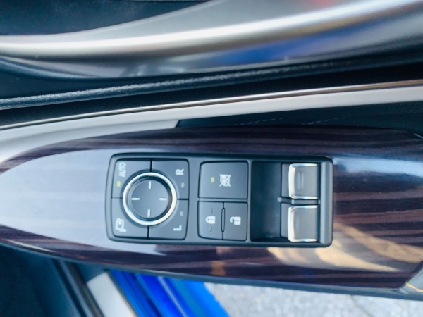 2022 LEXUS RC300h - Image 14