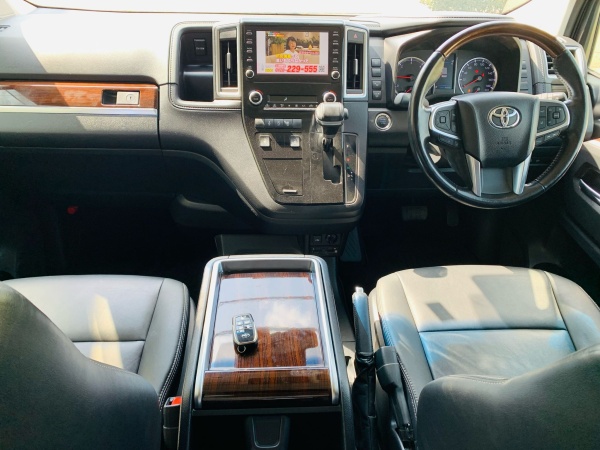 2023 TOYOTA GRANACE - Image 10