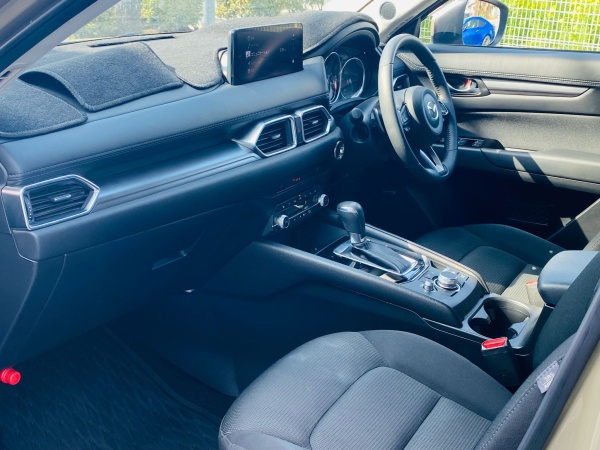 2023 MAZDA CX-5 - Image 10