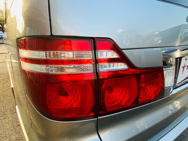 2006 TOYOTA ALPHARD - Image 19