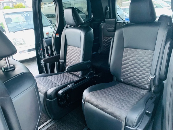 2022 TOYOTA VOXY - Image 14