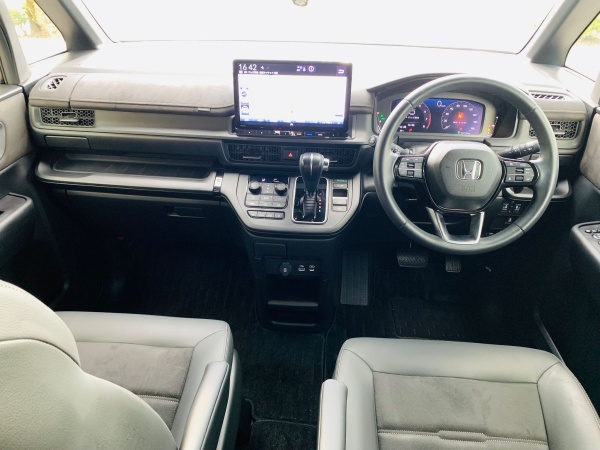 2022 HONDA STEP-WAGON - Image 9