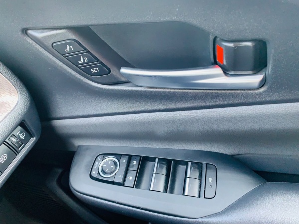 2023 TOYOTA PRIUS - Image 30