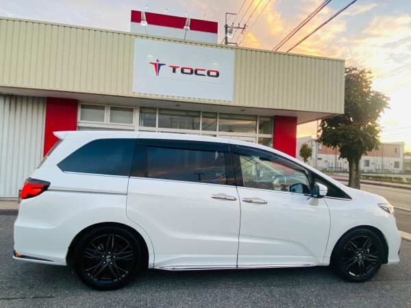 2022 Honda Odyssey Hybrid - Image 9
